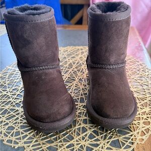 UGG Kids Boots in Chocolate Brown